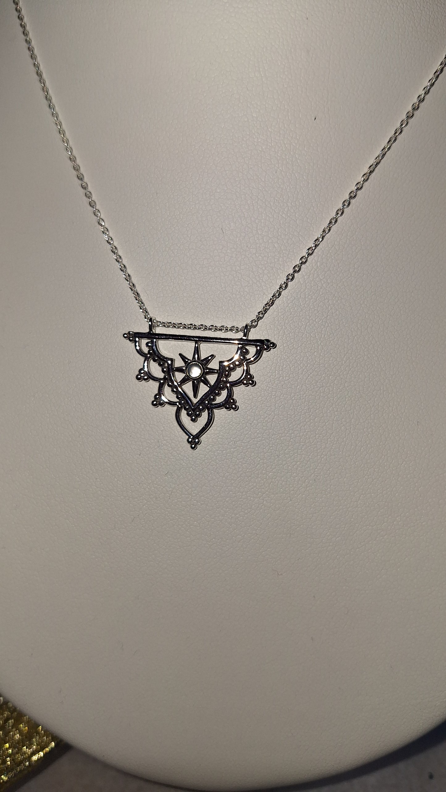 Collier artefact argent